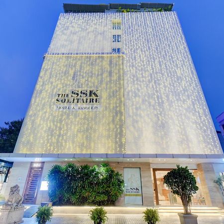 The Ssk Solitaire Hotel & Banquets Нашик Екстериор снимка