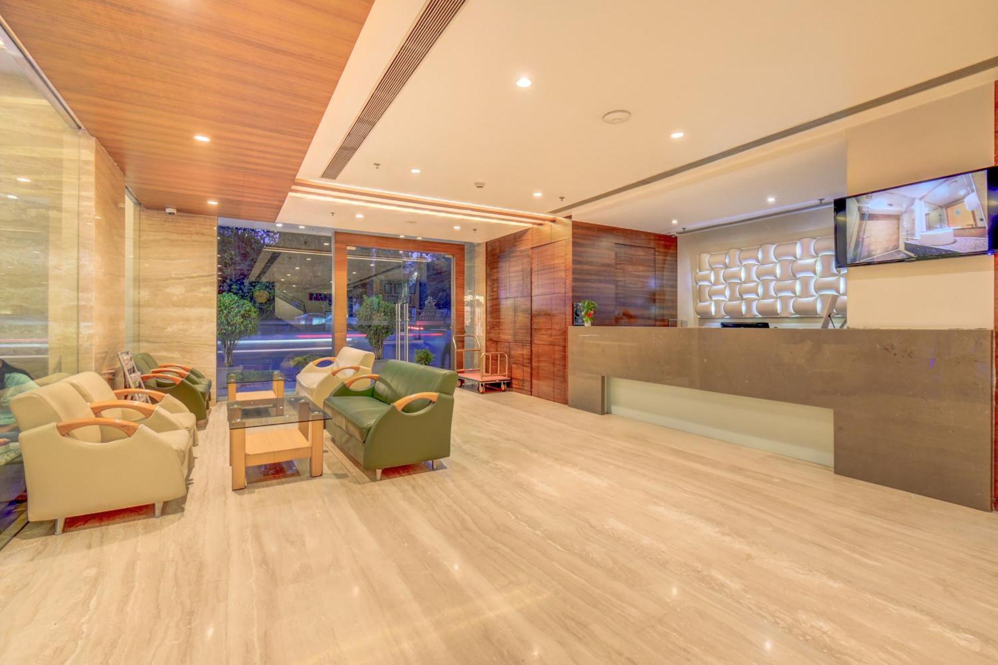 The Ssk Solitaire Hotel & Banquets Нашик Екстериор снимка