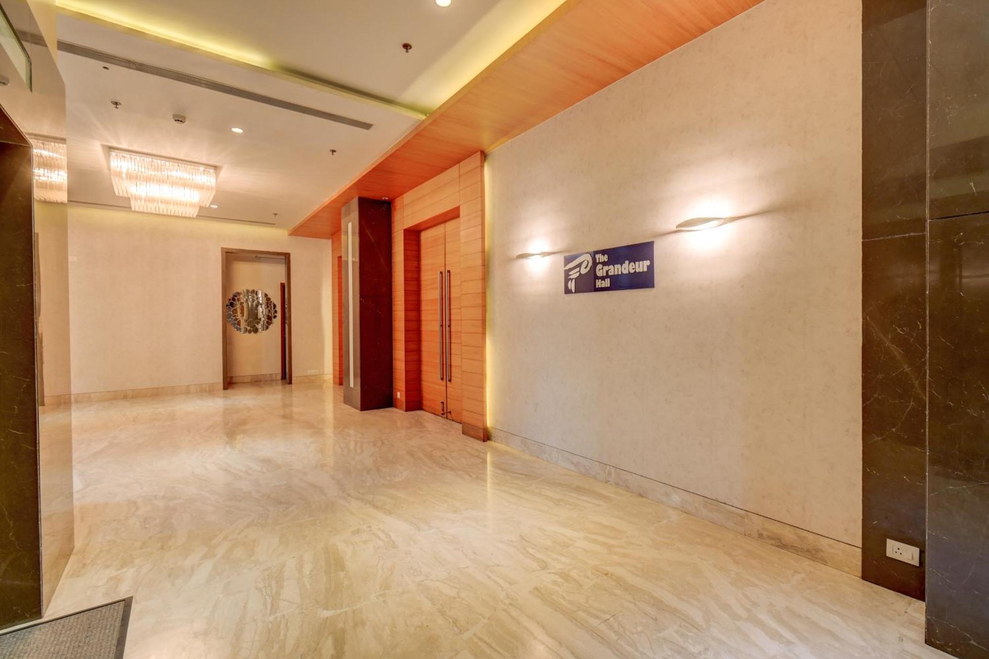 The Ssk Solitaire Hotel & Banquets Нашик Екстериор снимка